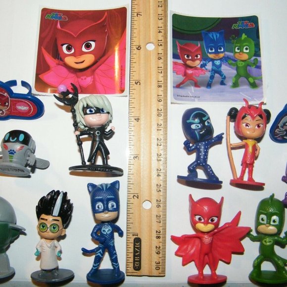 PJ Masks Party Favors 14 Set with 10 Fun Figures, 2 PJ Stickers, 2 PJ Rings - Picture 3 of 6